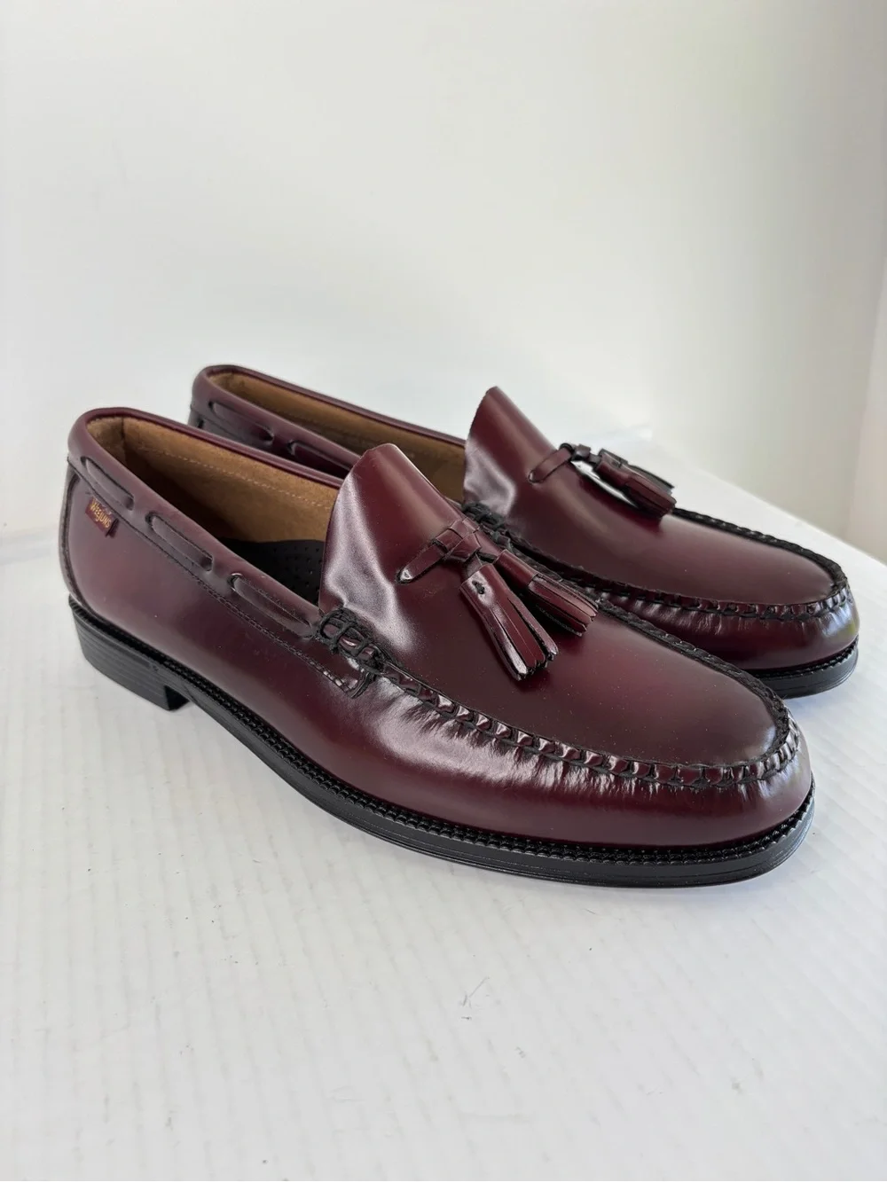 G.H. Bass & Co. Weejuns Larkin Tassel Loafers Mens Shoe Size 10 Burgundy Leather
